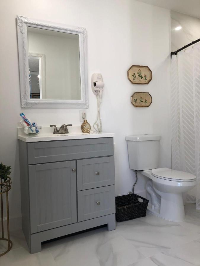 Comfy And Spacious Suite With Free Parking Miami Exterior photo