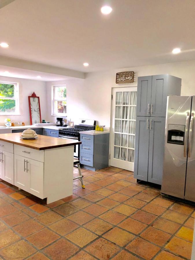 Comfy And Spacious Suite With Free Parking Miami Exterior photo