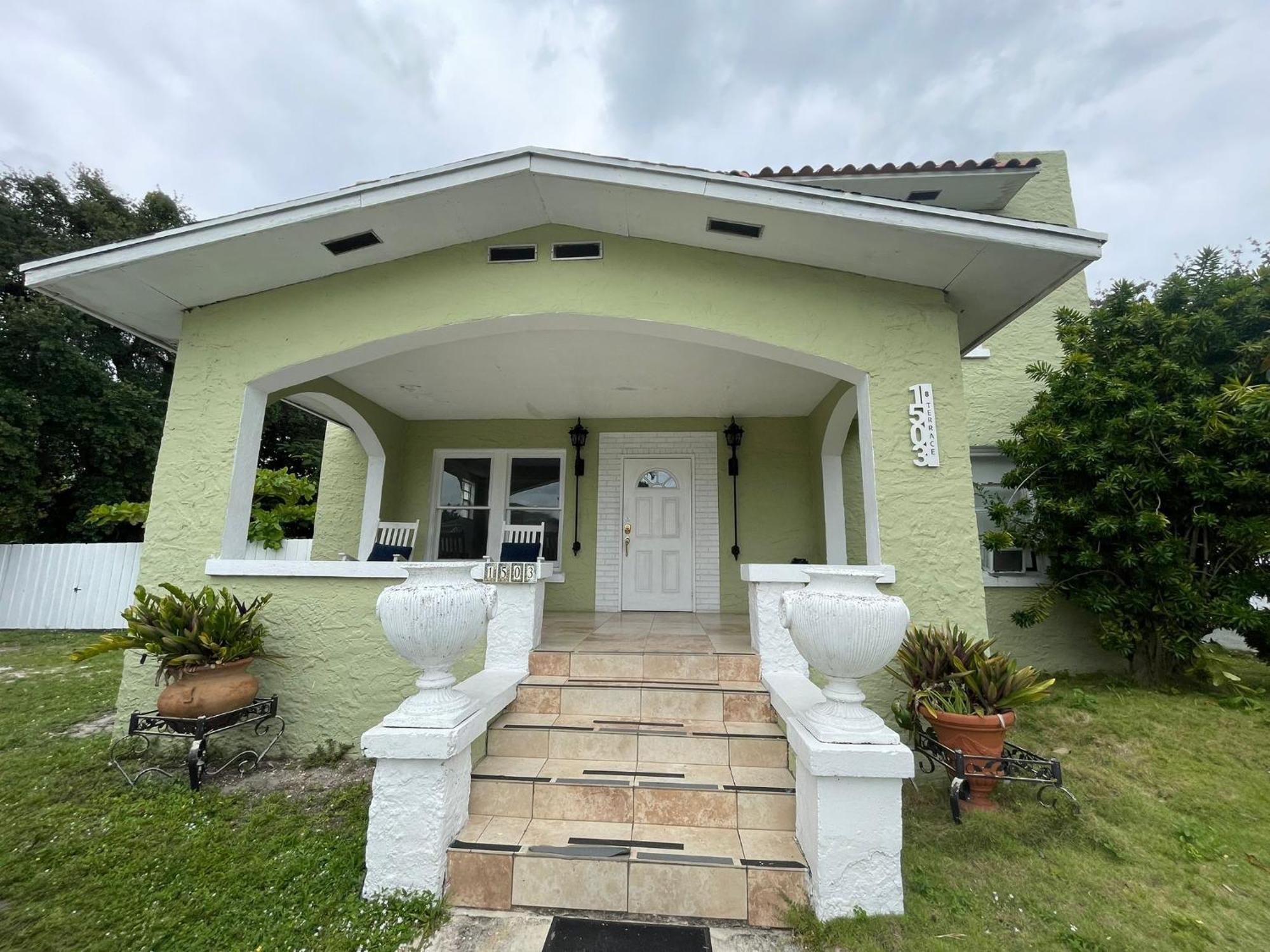 Comfy And Spacious Suite With Free Parking Miami Exterior photo